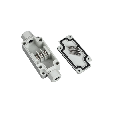 [PST-PBT-3P] Caja de Conexión Exterior con Terminales Intermedias para 3 Líneas (Tornillo simple). Incluye Glándulas.