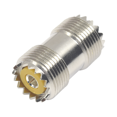 [RFU-536] Adaptador Barril en Línea, de Conector UHF Hembra (SO-239) a UHF Hembra (SO-239), Niquel/ Plata/ Dap.