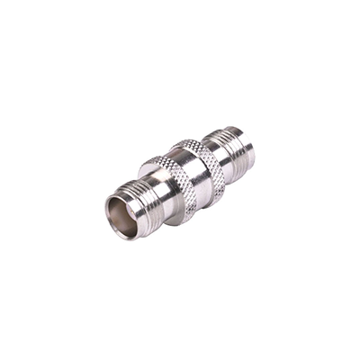 [RFT-1225] Adaptador Barril en Línea de Conector TNC Hembra a TNC Hembra, Níquel/ Oro/ Teflón.