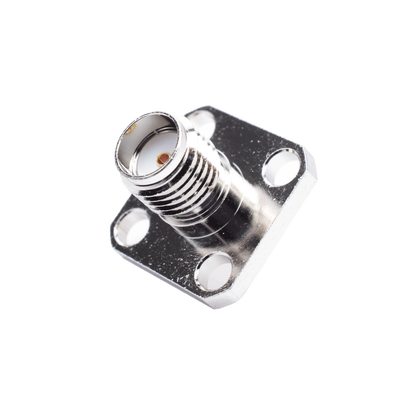 [RSA-3271] Conector SMA Hembra, Montaje de Panel Cuadrado, 4 Perforaciones, Soldable, Niquel/ Oro/ Teflón.