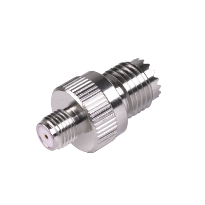 [RFU-642] Adaptador en Línea de Conector Mini-UHF Hembra a SMA Hembra, Níquel/ Oro/ Teflón.