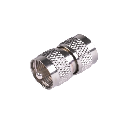 [RFU-538] Adaptador Barril en Línea, de Conector UHF Macho (PL-259) a UHF Macho (PL-259), Níquel/ Plata/ Teflón.